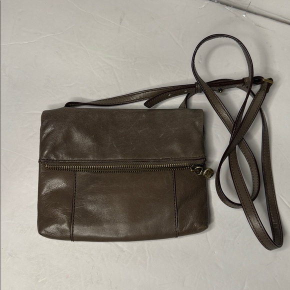 Hobo sparrow fold over crossbody - Picture 1 of 7